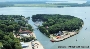 Teil der Insel Dänholm im Strelasund zwischen Stralsund und Rügen mit dem 1848 entstandenen Hafen und rechts davon der dadurch entstandene Kleine Dänholm mit einer Fläche von 10,4 Hektar