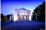 Außenansicht Theater Stralsund zur Blauen Stunde